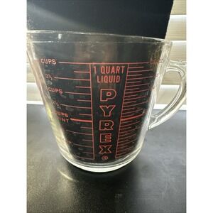 vintage Pyrex 4-cup (32 oz.) glass measuring cup with red lettering and D-handle
